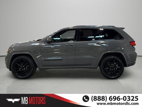 Used 2020 Jeep Grand Cherokee Altitude AWD/4WD image 2