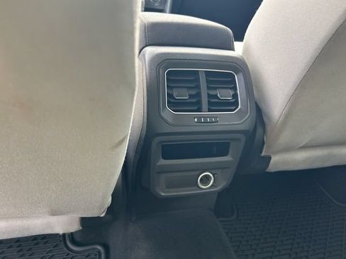 Used 2018 Volkswagen Tiguan S FWD image 43