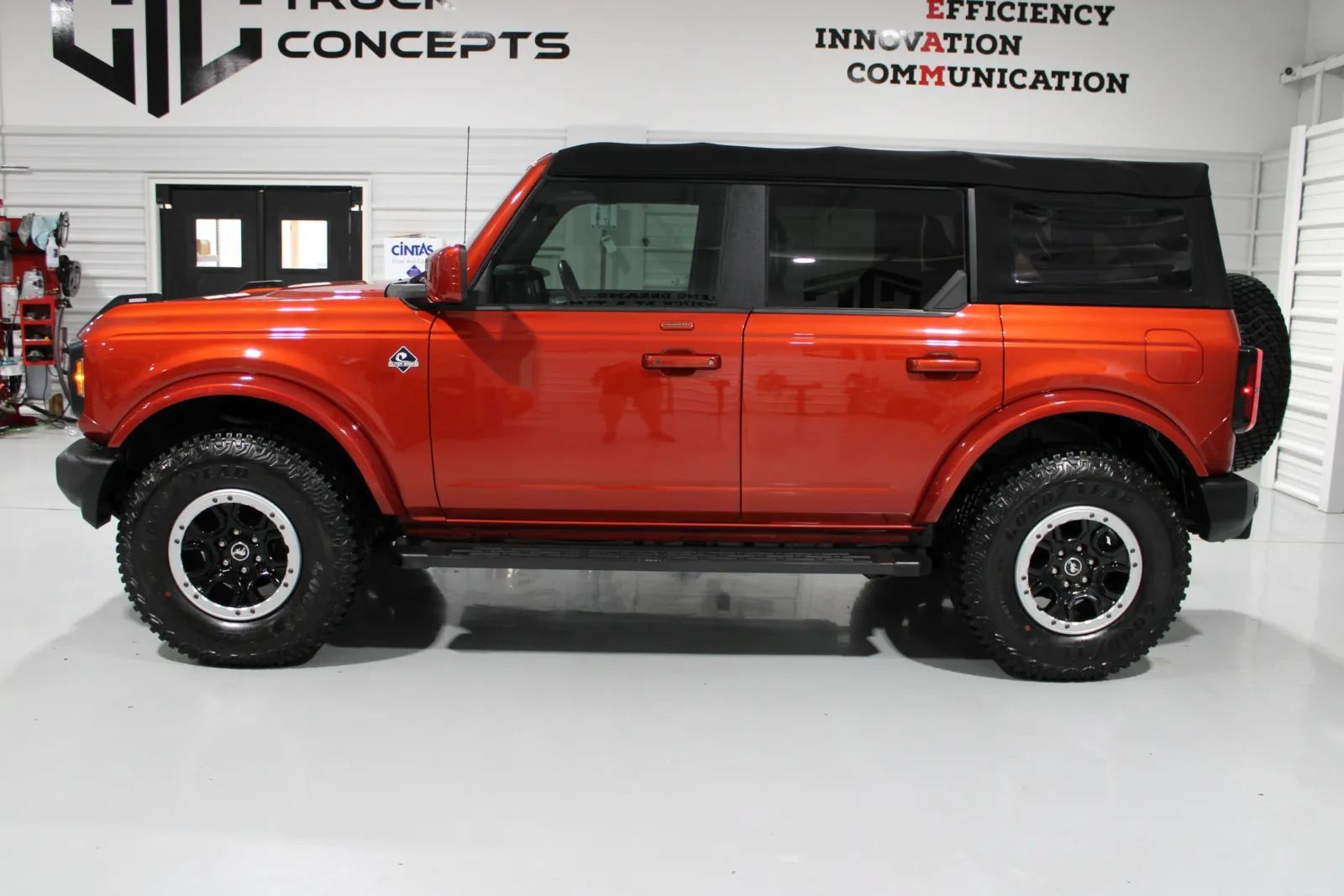 Used 2022 Ford Bronco Outer Banks AWD/4WD image 21