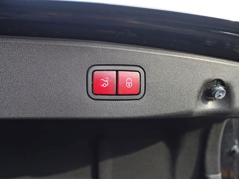 Used 2014 Mercedes-Benz E 63 AMG S-Model image 35