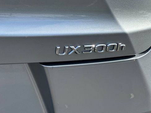 Certified 2025 Lexus UX 300h FWD image 38