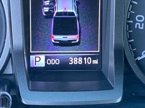 Used 2022 Toyota Tacoma TRD Off-Road image 17