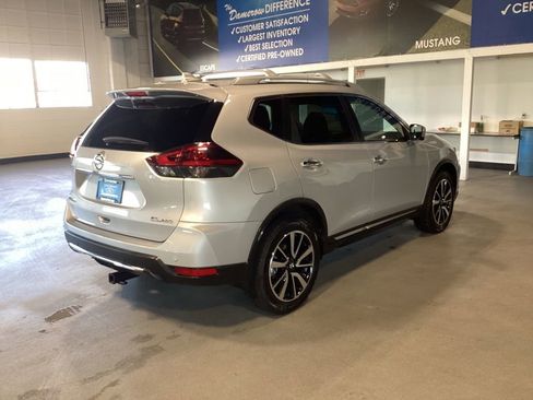 Used 2019 Nissan Rogue SL w/ Premium Package image 6