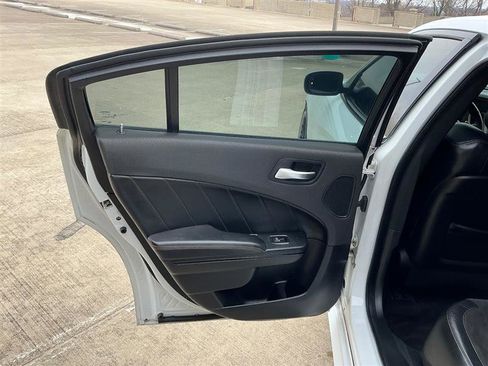 Used 2017 Dodge Charger R/T image 31