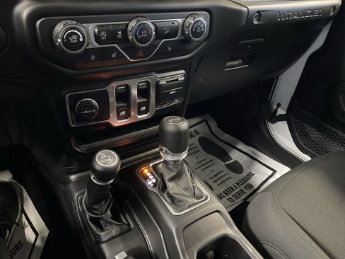 Certified 2020 Jeep Wrangler Sport image 14