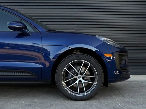Certified 2026 Porsche Macan image 11