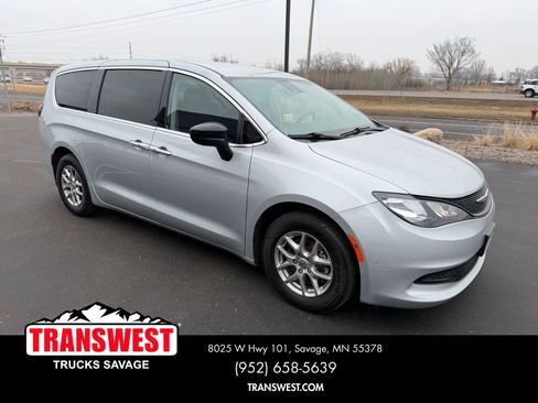 Used 2024 Chrysler Voyager LX FWD image 7