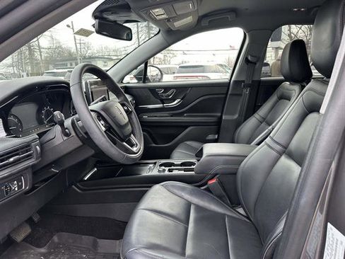 Used 2022 Lincoln Corsair Standard w/ Equipment Group 101A image 13