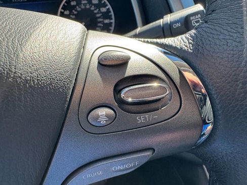 Used 2024 Nissan Murano SV w/ SV Midnight Edition Package image 18