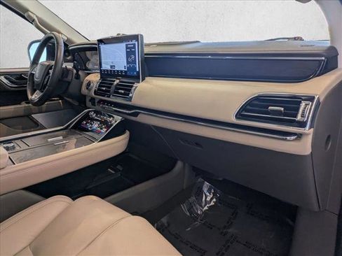 Used 2024 Lincoln Navigator Reserve AWD/4WD image 24