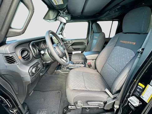 New 2026 Jeep Gladiator Mojave image 14