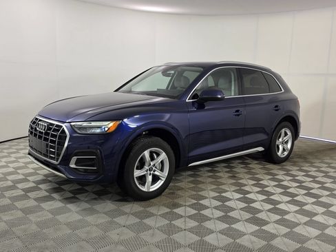 Used 2024 Audi Q5 Premium w/ Convenience Package AWD/4WD image 3