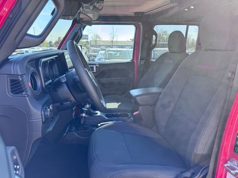 Used 2025 Jeep Wrangler Unlimited Rubicon image 13