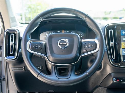 Used 2019 Volvo XC40 T5 Momentum AWD/4WD image 14