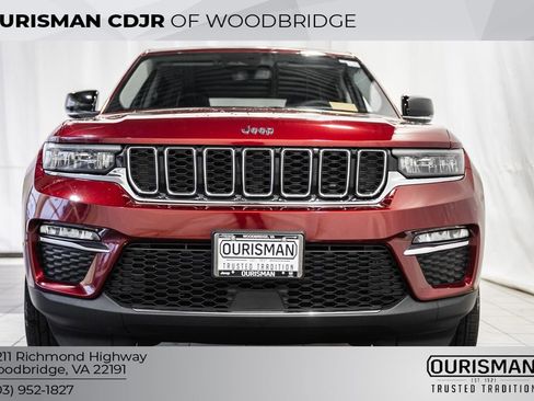 Certified 2023 Jeep Grand Cherokee Limited image 2