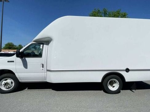New 2026 Ford E-350 and Econoline 350 Super Duty w/ Power Equipment Group RWD image 5