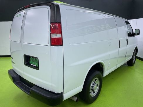 Used 2019 Chevrolet Express 2500 image 10
