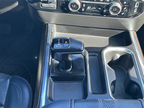 Used 2022 Chevrolet Silverado 1500 High Country w/ Technology Package image 20