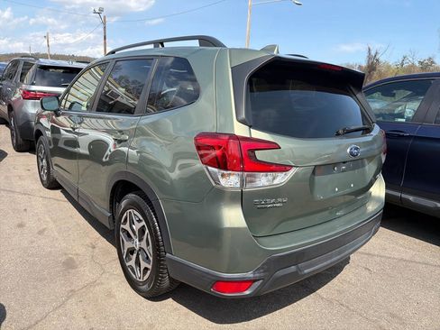 Used 2019 Subaru Forester Premium w/ All-Weather Package AWD/4WD image 12