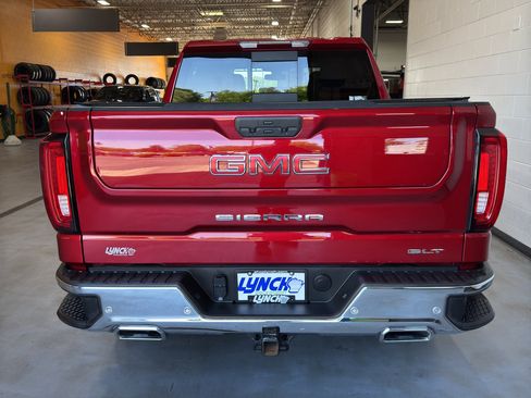 Used 2022 GMC Sierra 1500 SLT w/ SLT Premium Plus Package AWD/4WD image 4