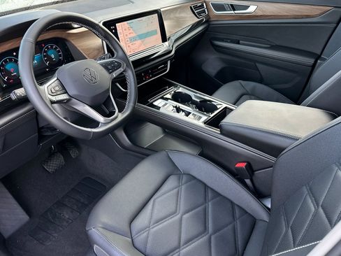 New 2026 Volkswagen Atlas SE FWD image 8