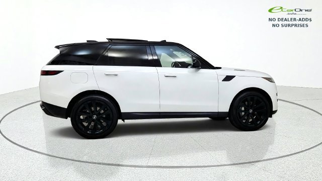 Used 2025 Land Rover Range Rover Sport SE AWD/4WD image 9