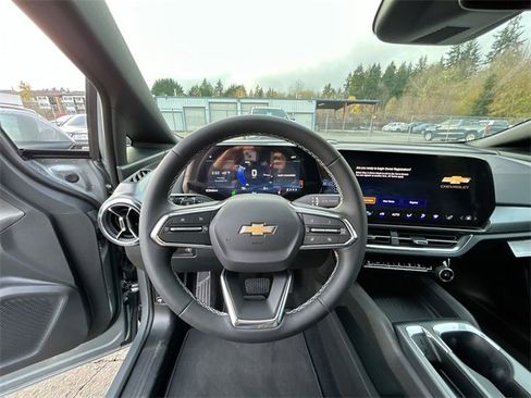 New 2026 Chevrolet Equinox EV LT image 10