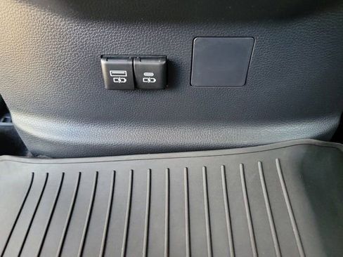 Used 2024 Toyota Tundra Limited AWD/4WD image 18