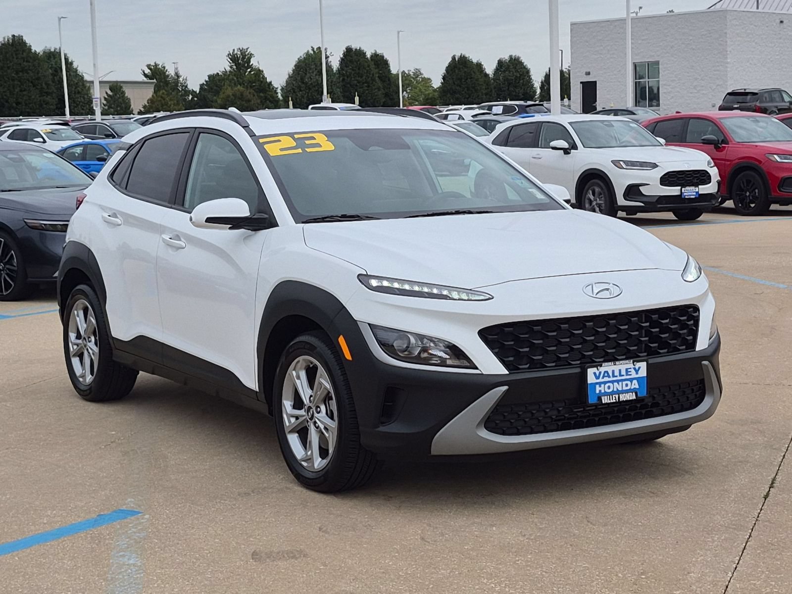 Used 2023 Hyundai Kona SEL w/ Convenience Package AWD/4WD image 4