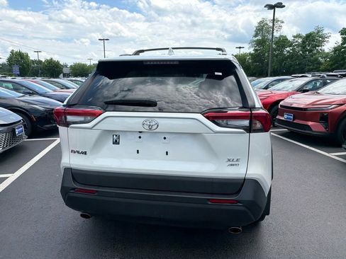 Used 2022 Toyota RAV4 XLE Premium AWD/4WD image 6