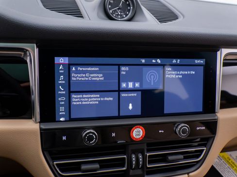 New 2026 Porsche Macan image 23