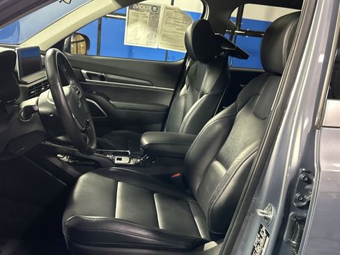 Used 2022 Kia Telluride S image 13