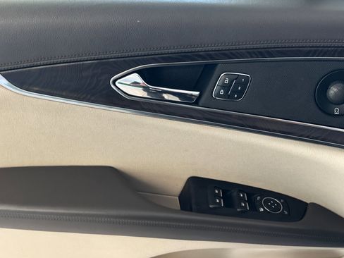Certified 2019 Lincoln Nautilus Reserve AWD/4WD image 11