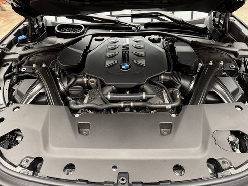 Certified 2023 BMW 760i xDrive w/ Executive Package image 29