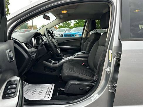 Used 2016 Dodge Journey SXT w/ Comfort/Convenience Group image 10