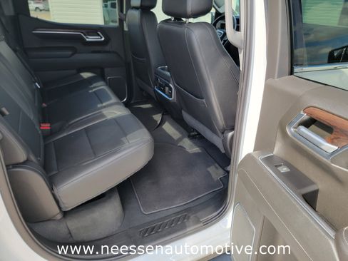 Used 2022 GMC Sierra 1500 SLT w/ SLT Convenience Package image 15