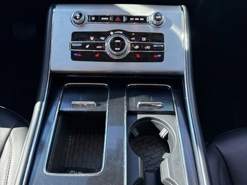 Used 2022 Lincoln Aviator AWD w/ Premium Package image 27