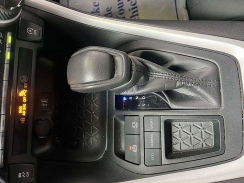 Used 2024 Toyota RAV4 XLE image 21