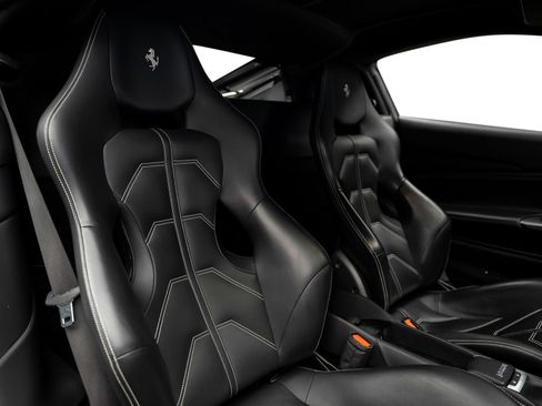 Used 2018 Ferrari 488 GTB RWD image 35