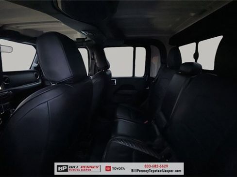 Used 2023 Jeep Gladiator Overland image 13