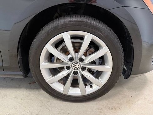 Used 2016 Volkswagen Golf SE FWD image 34