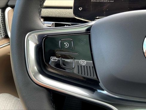 New 2025 Volvo EX90 Ultra image 17