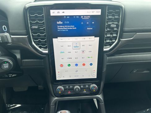 New 2025 Ford Ranger Lariat w/ FX4 Off-Road Package image 16