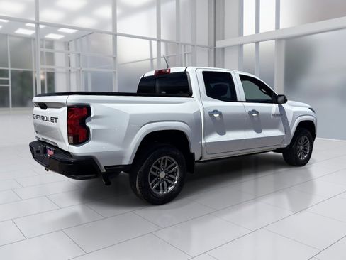 Used 2025 Chevrolet Colorado W/T AWD/4WD image 6
