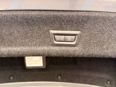 Used 2025 BMW 330i xDrive Sedan w/ Premium Package AWD/4WD image 25
