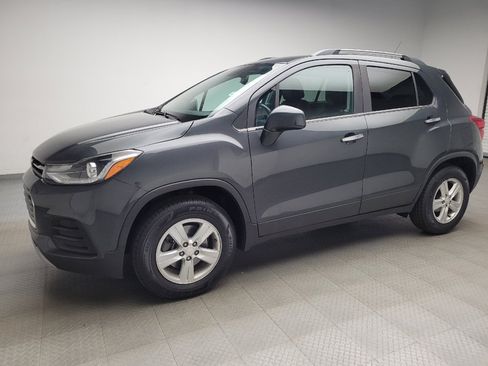 Used 2020 Chevrolet Trax LT w/ Driver Confidence Package AWD/4WD image 2