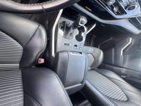 Used 2023 Toyota Highlander XSE FWD image 25