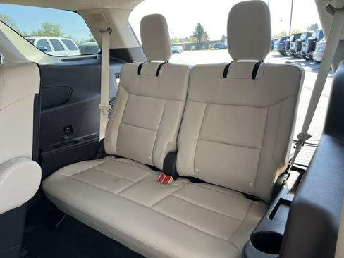 Used 2022 Ford Explorer Platinum w/ Equipment Group 601A AWD/4WD image 6