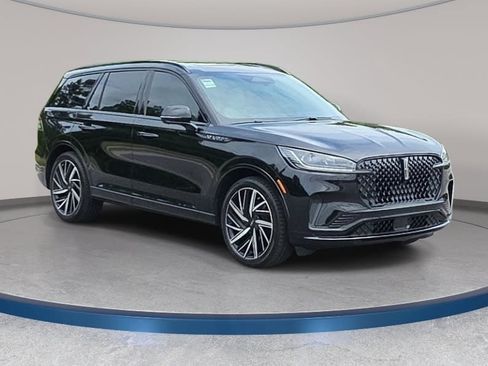 Used 2026 Lincoln Aviator Black Label w/ Jet Appearance Package AWD/4WD image 3
