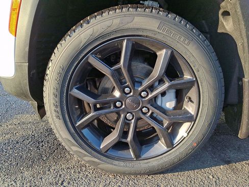 New 2025 Jeep Grand Cherokee Limited w/ MOPAR Finishing Package image 6